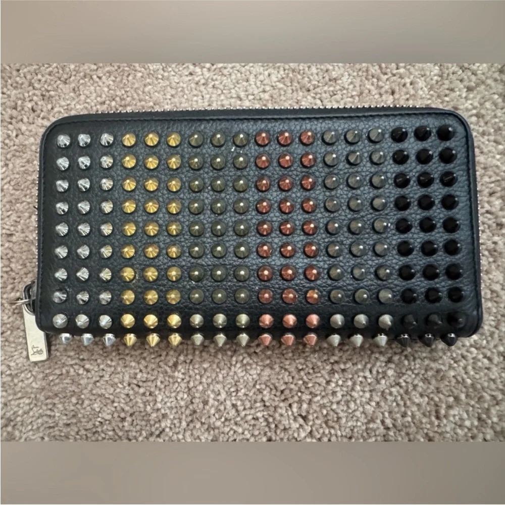 Christian Louboutin “Panettone” Spiked Zip Wallet - Black - EXCELLENT CONDITION - Picture 2 of 9